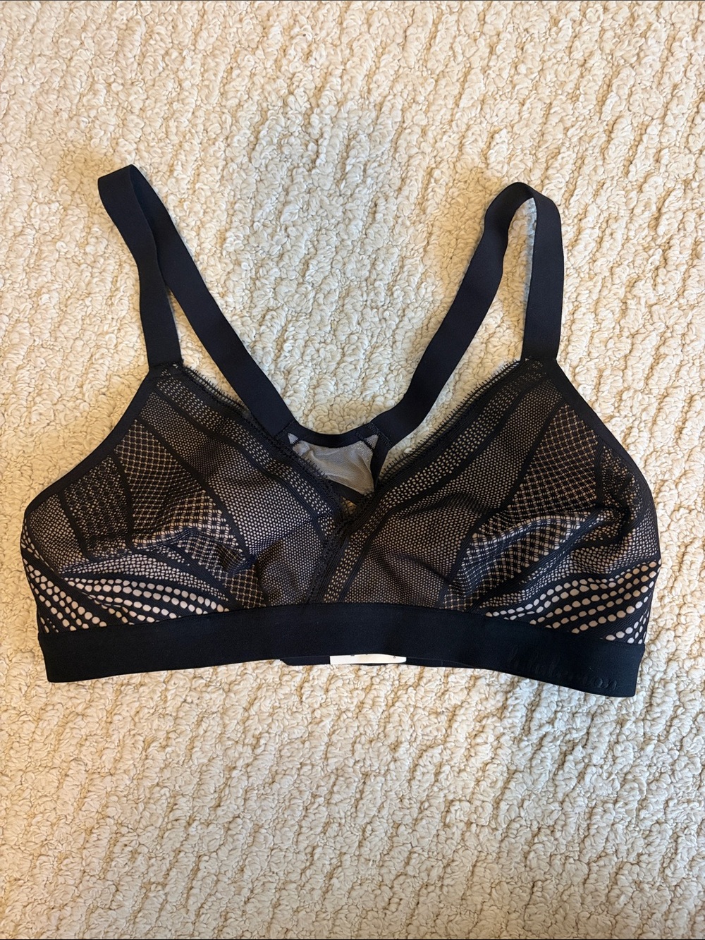 lululemon athletica Black Mesh Wireless Sports Bra